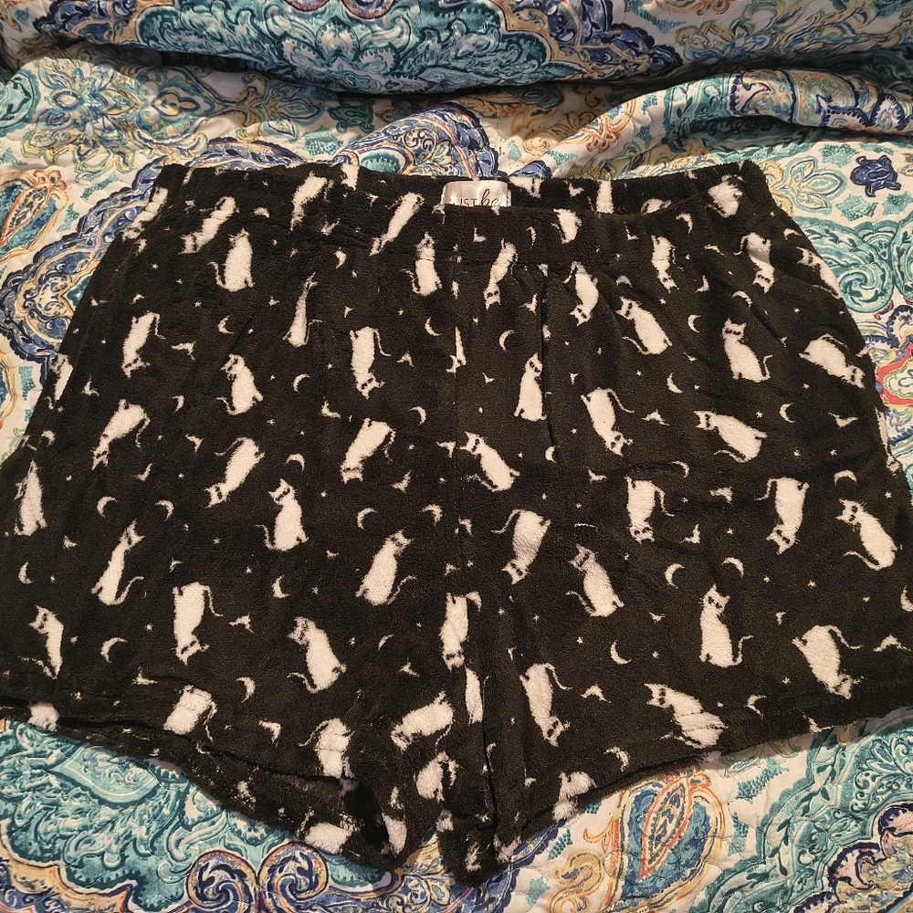 Just Be Black and White Patterned Shorts